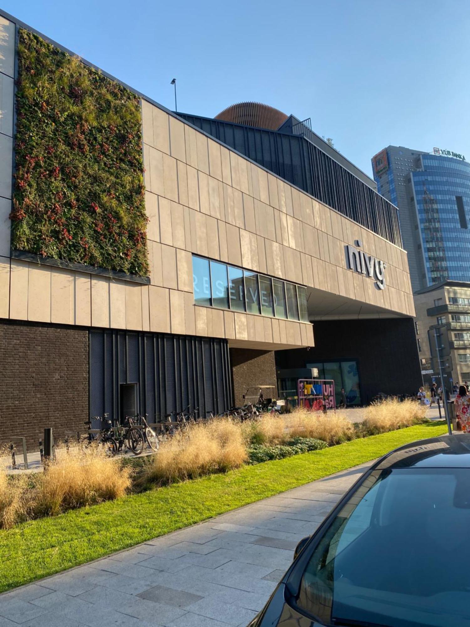 James Dean Apartment - Next To Nivy Bus Station & Mall Μπρατισλάβα Εξωτερικό φωτογραφία